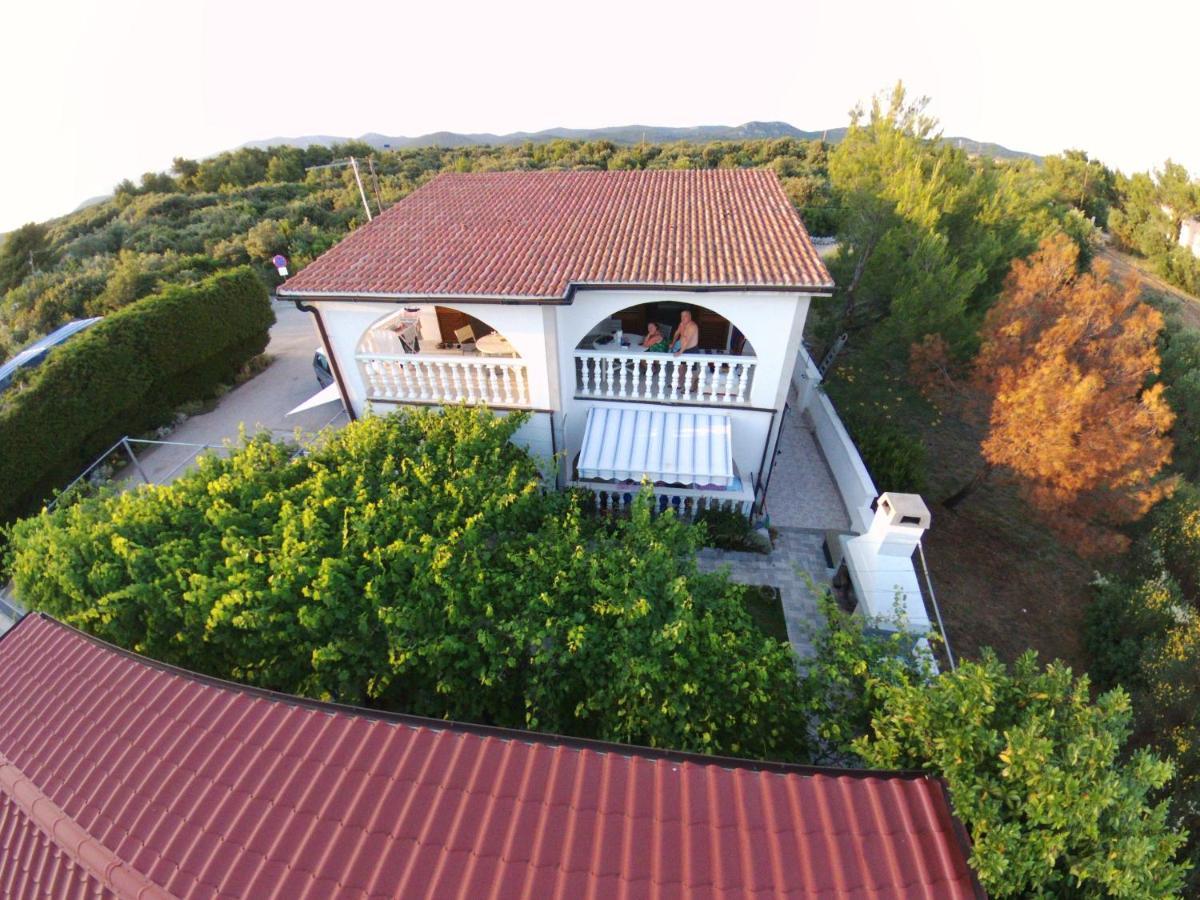 Apartments Vila Leona Pirovac Exterior photo